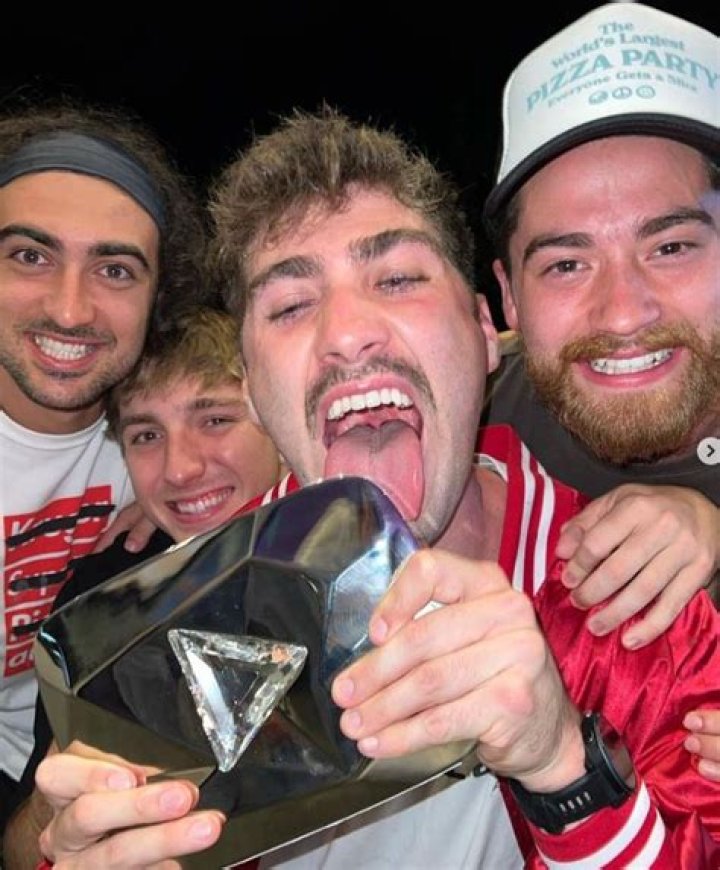 Airrack with his friends