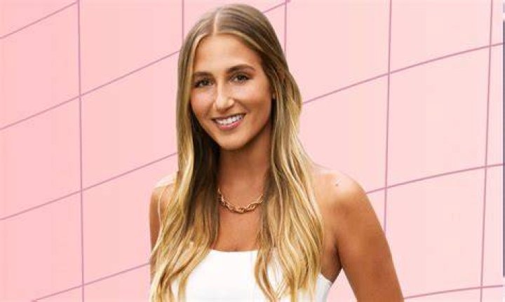 Amanda Batula is best known for starring in the show Summer House