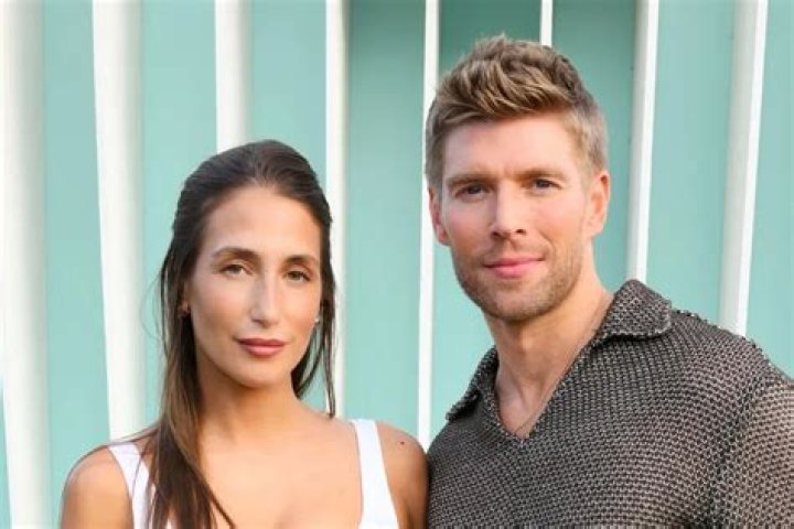 Amanda Batula married her husband Kyle Cooke in October 2021