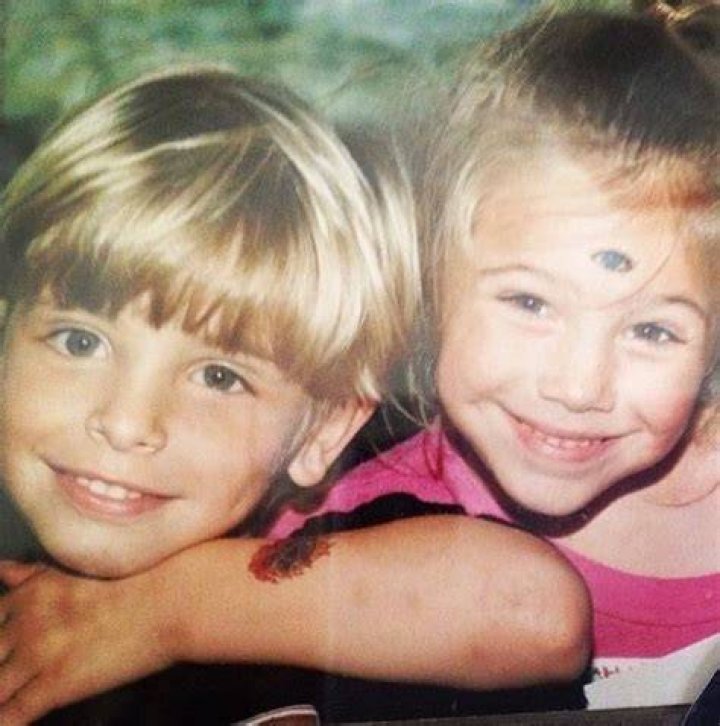 Amanda Pflugrad childhood image with her brother