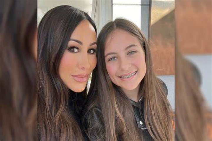 Angie Katsanevas with her daughter