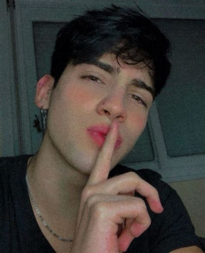 Augusto Gimenez taking a selfie in 2020