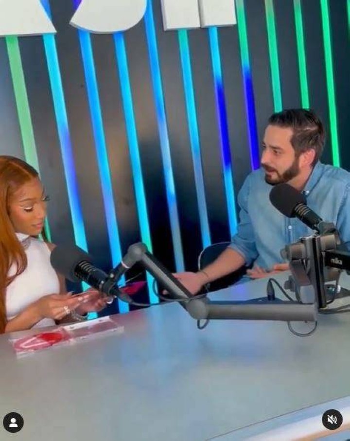 Bia Rapper gave interview at Dash Radio