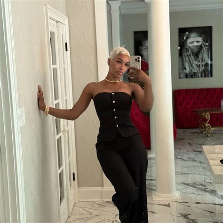 Briana Singleton is the owner of an online sportswear brand Fit By B. Camille