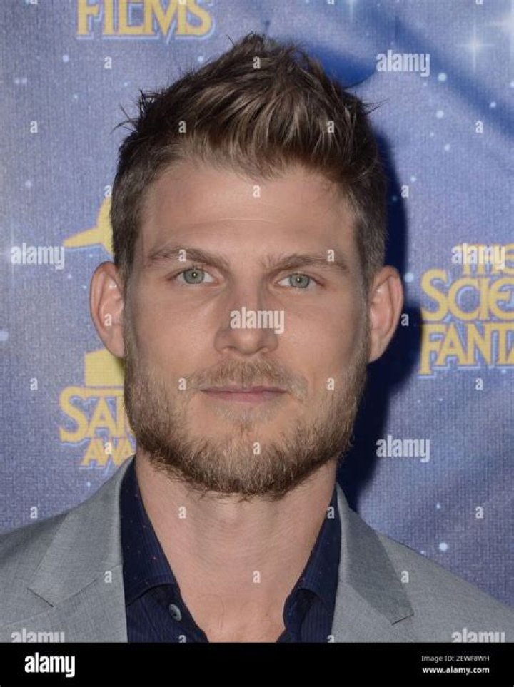 BURBANK - JUNE 25: Travis Van Winkle arrives at the 41st Annual