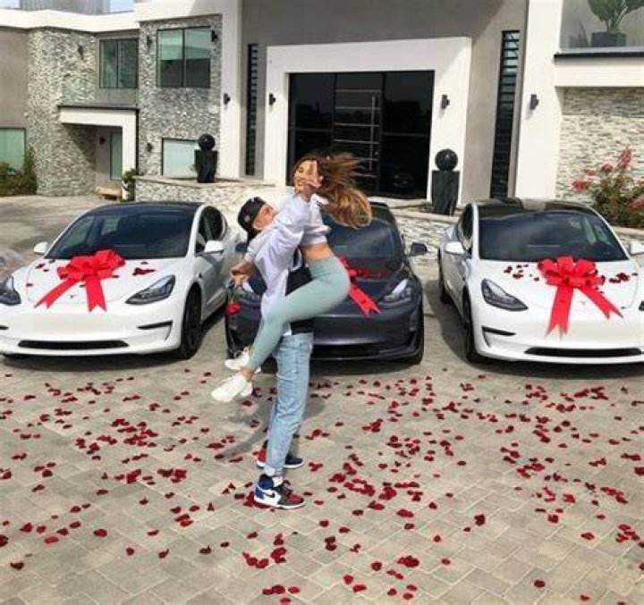Catherine Paiz cars