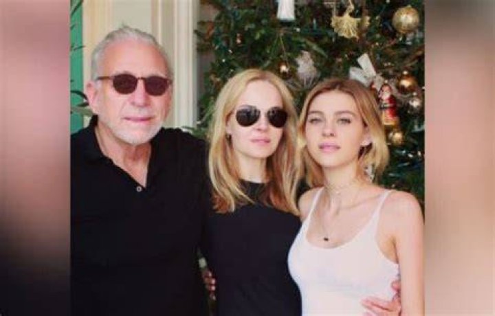 Claudia Heffner Peltz height