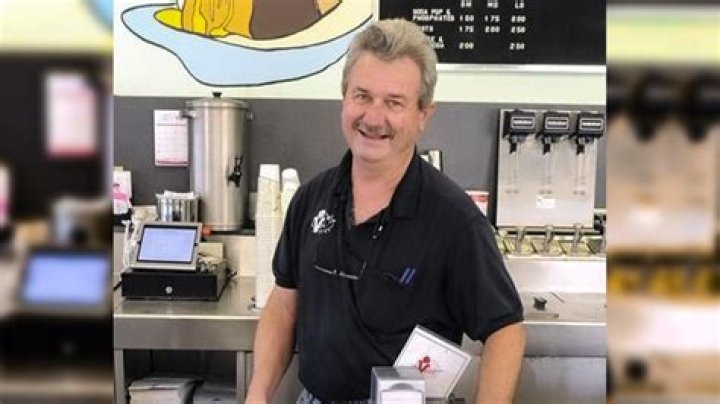 Craig is the owner of Sewing Down South Pillow business