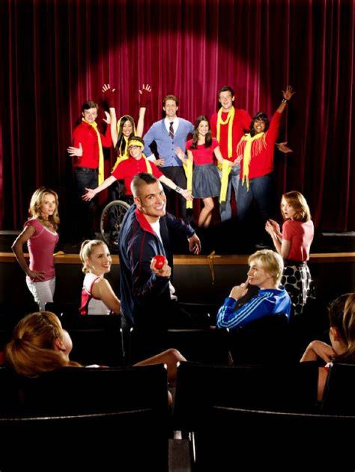 Do the actors on glee actually sing