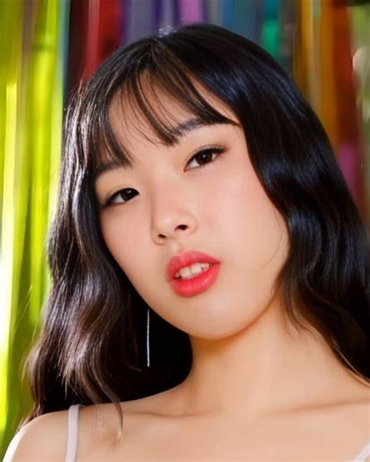 Elle Lee's Instagram account