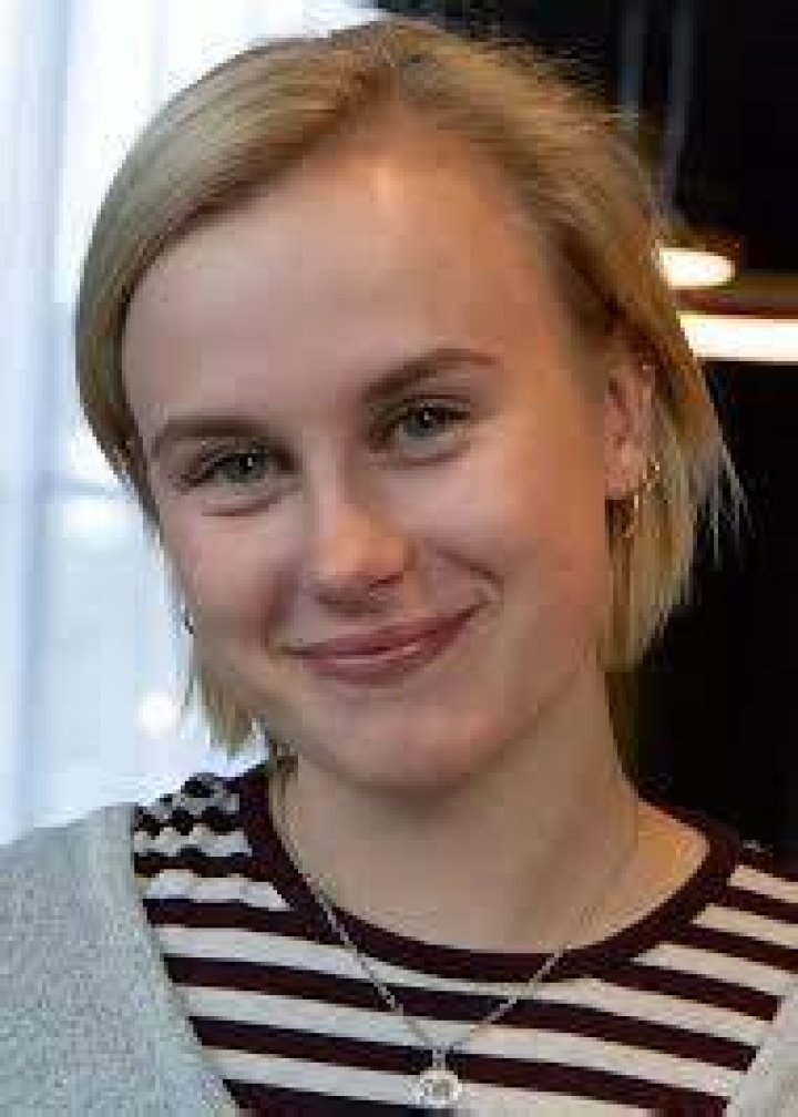 Emma Bones facts