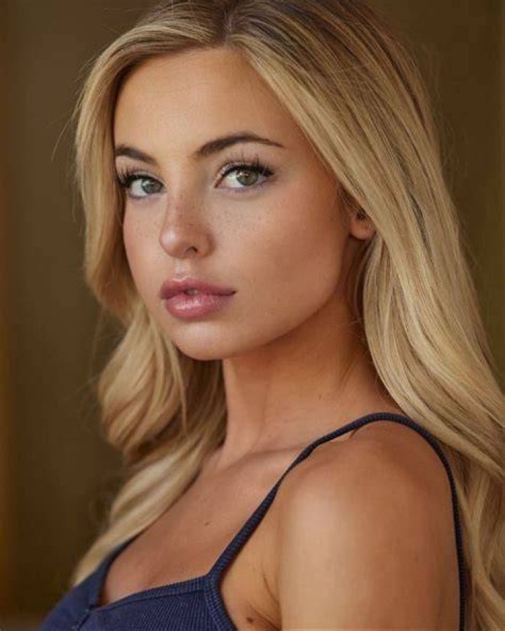 Emma Kotos