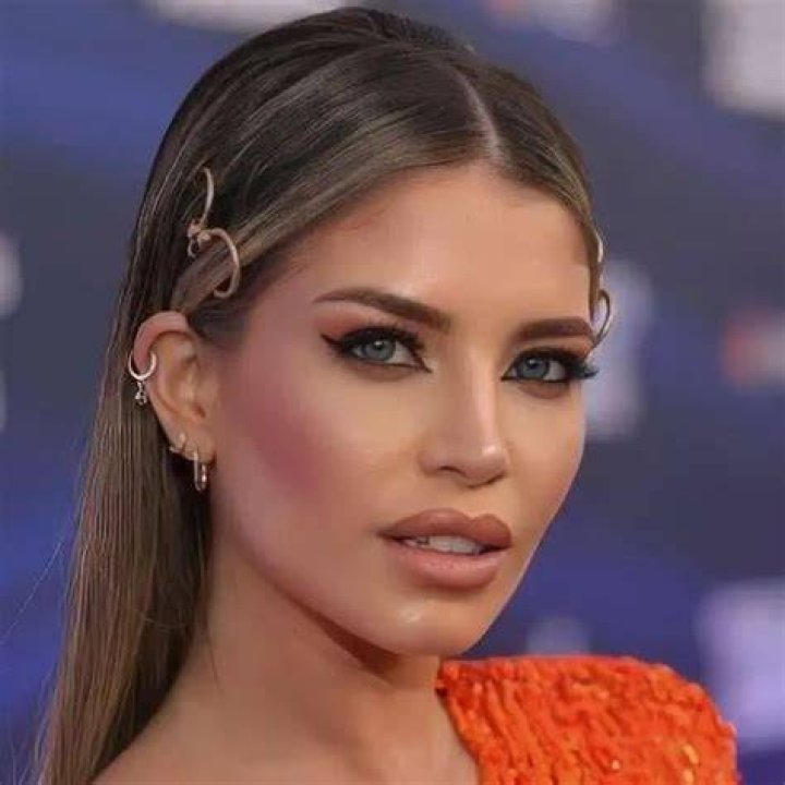 Flavia Laos biography