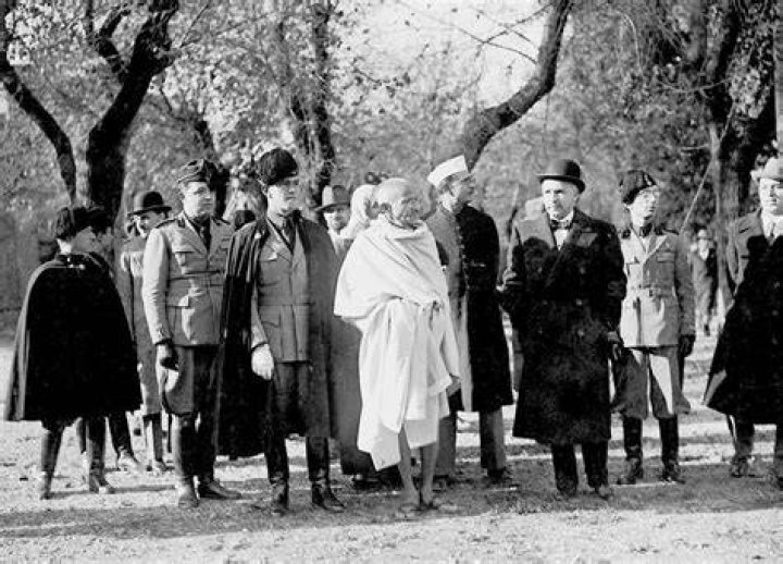 Gandhi Mussolini