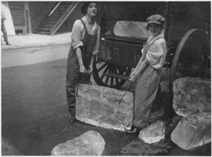 Girls Deliver Ice In 1918