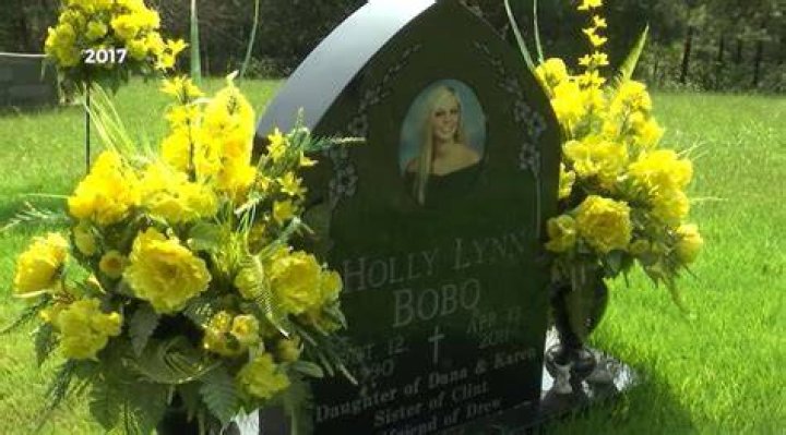 Holly Bobo Grave