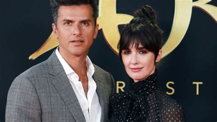 How tall is Paz Vega