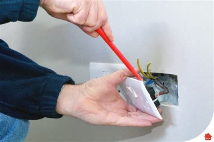 How to change a plug socket
