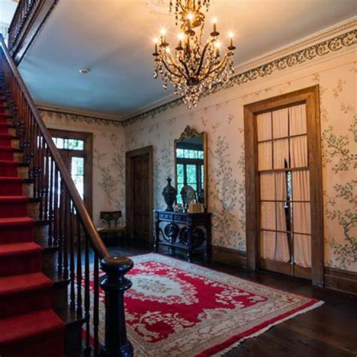 Inside The Myrtles