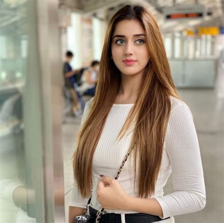 Jannat Mirza height