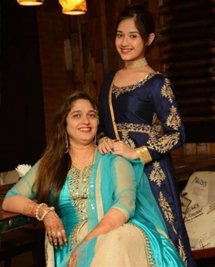 Jannat with her mother