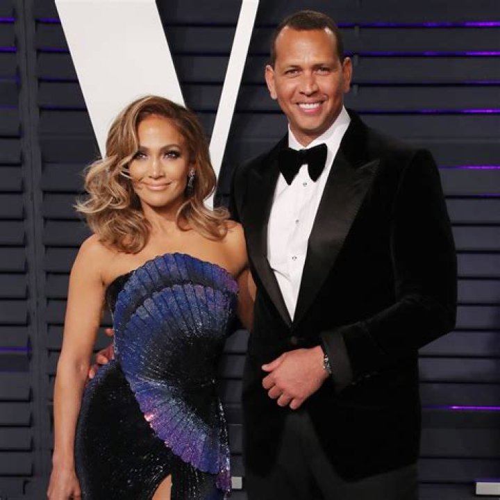 Jennifer Lopez and Alex Rodriguez Look Super Classy at the 2019 Oscars