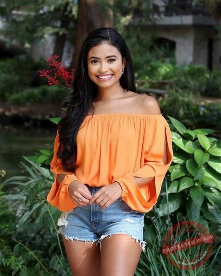 Jessenia Cruz net worth