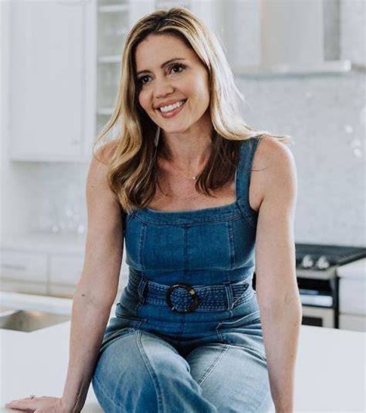 Kim Holderness biography