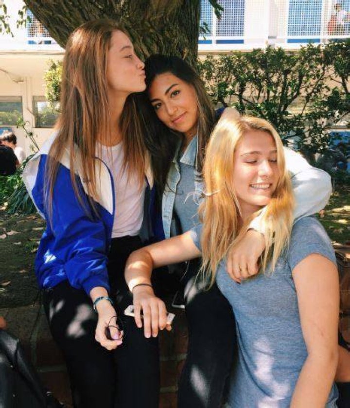 Liotta with her friends