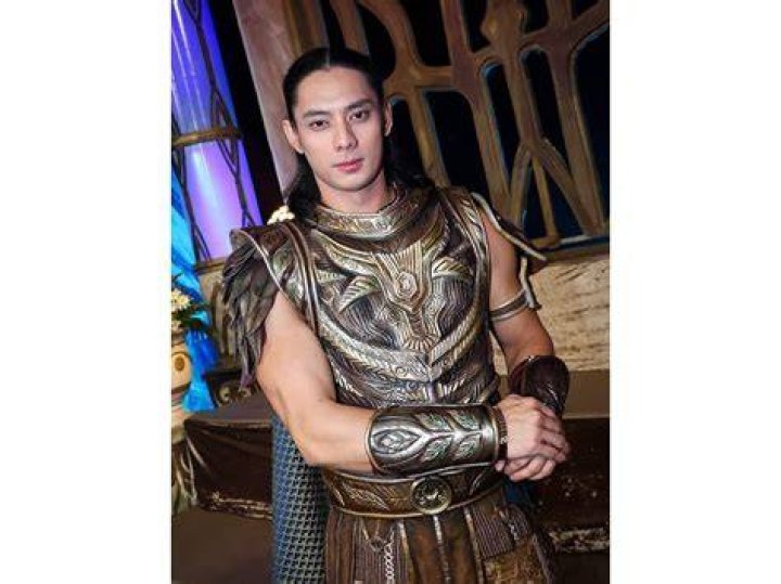 Luis Hontiveros height