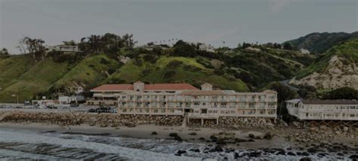 Malibu Beach Inn Exterior