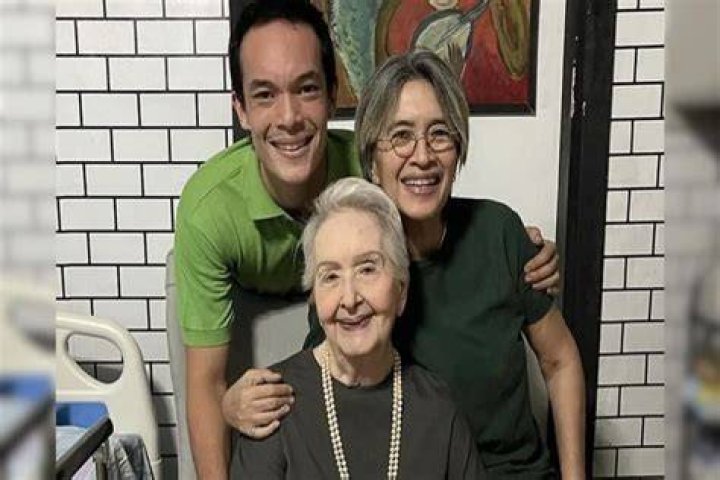 Maritess Gutierrez and her family
