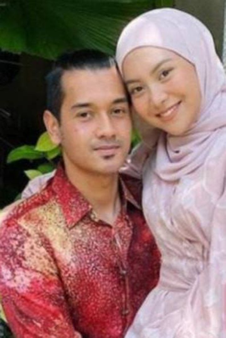 Mawar Rashid and her husband