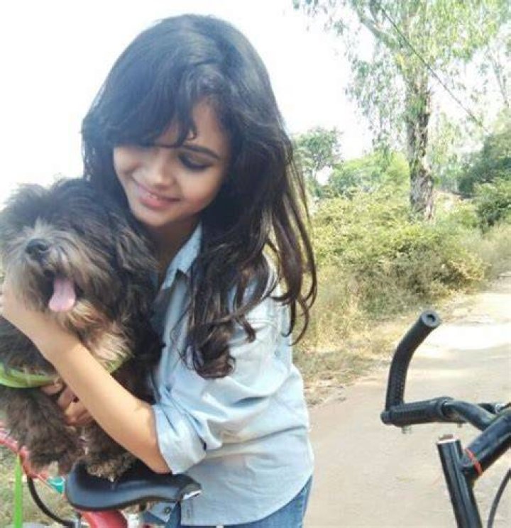 Muskan Bamne and her pet dog