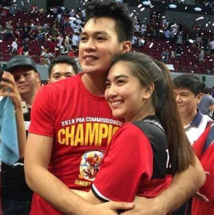 Pau Fajardo with her family