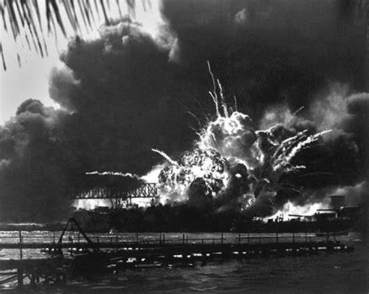 Pearl Harbor Planes Explosion