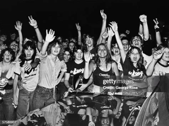 Petty Crowd