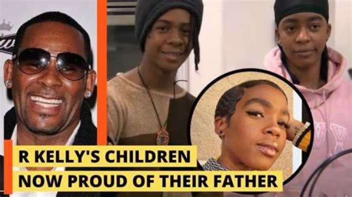 Robert Kelly Jr. with his mother Andrea Kelly and brother Jay Kelly