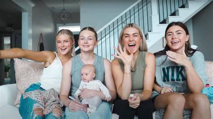 Rylee Arnold with her family