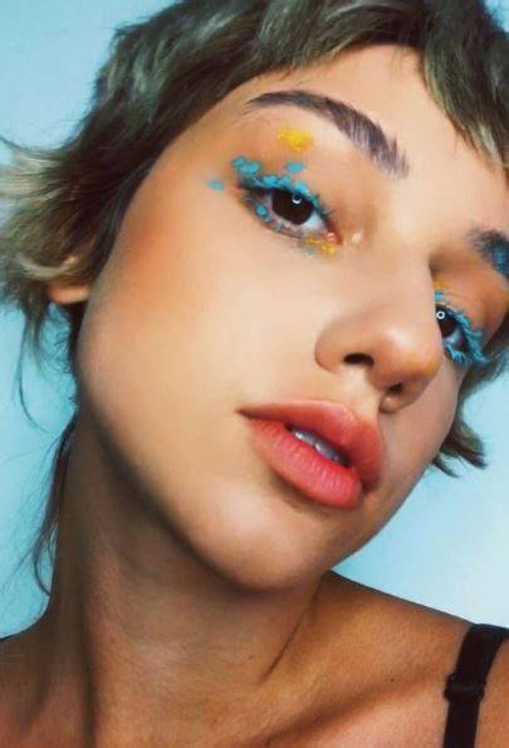 Samya Pascotto loves eye makeup