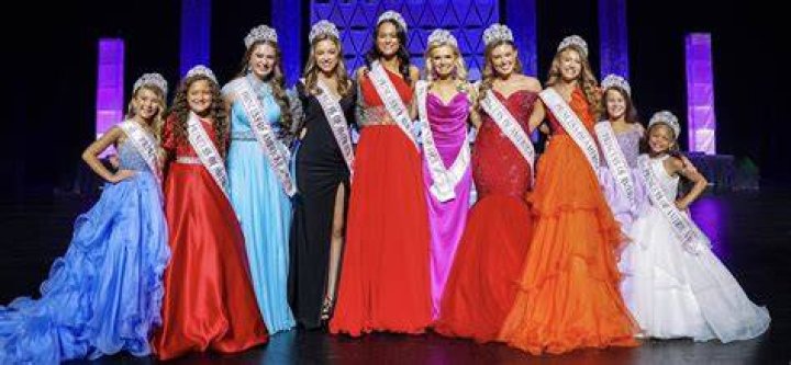 Shaylyn won various beauty pageant competitions