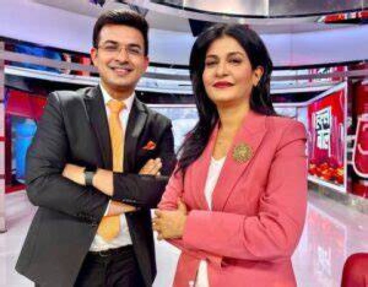 Shubhankar Mishra and fellow anchor Anjana Om Kashyap