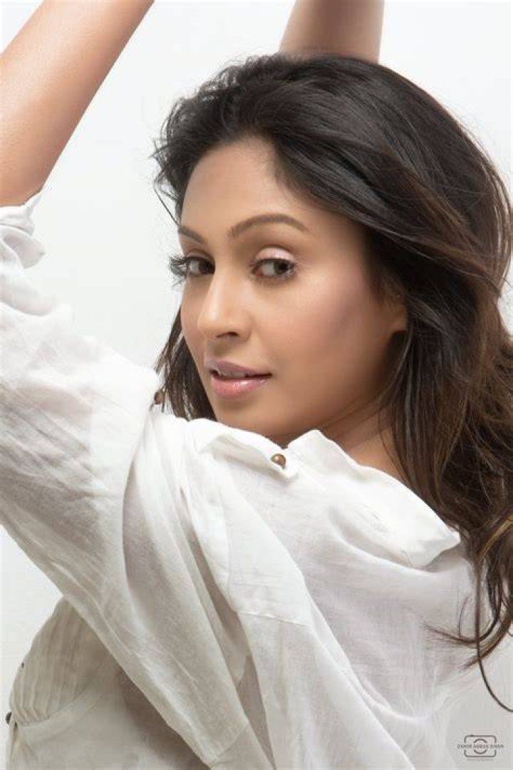 Simran Khan in a photoshoot