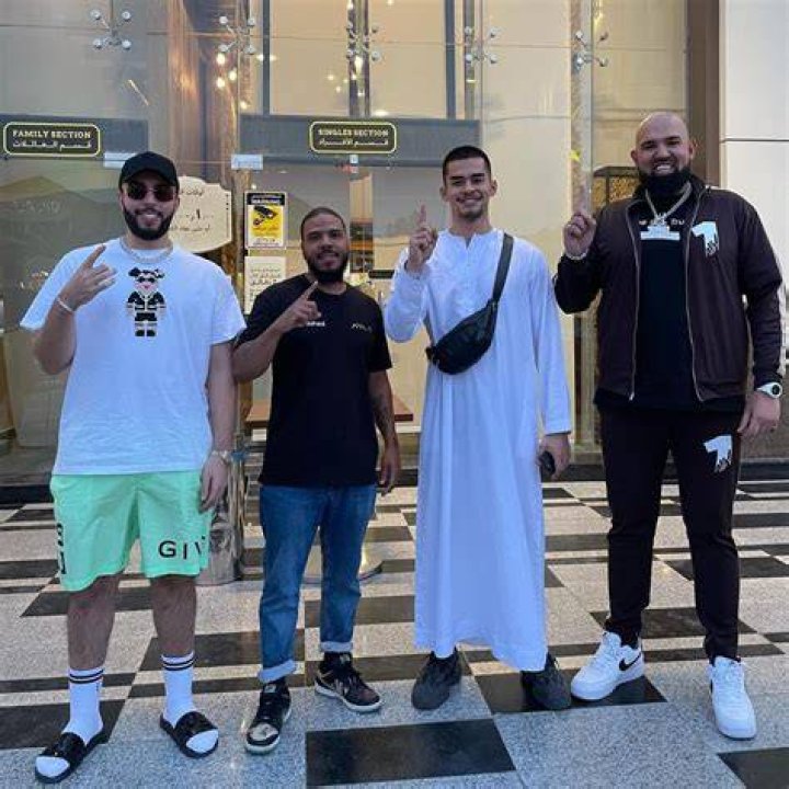 Sneako height
