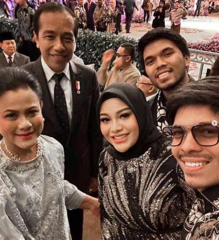 Thariq Halilintar and his family