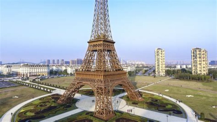 Tianducheng With Eiffel Tower Replica