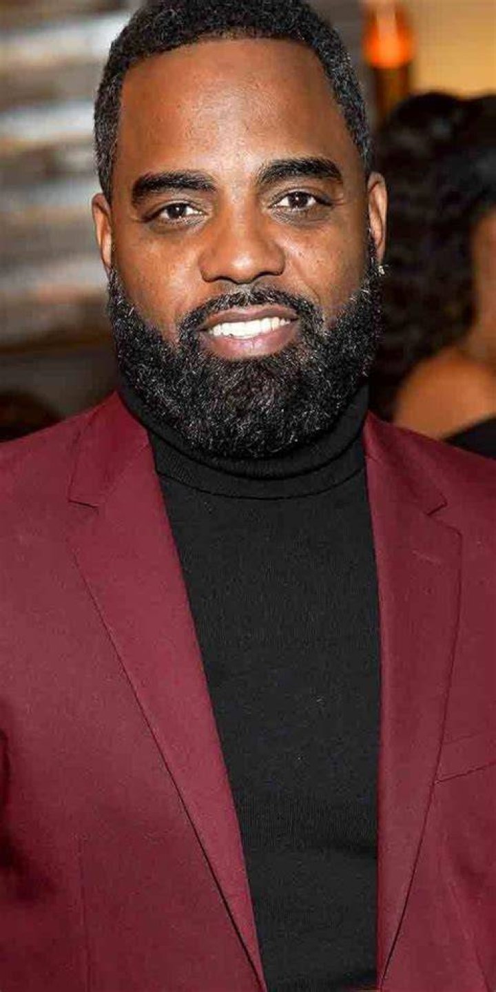 Todd Tucker is a traveling lover