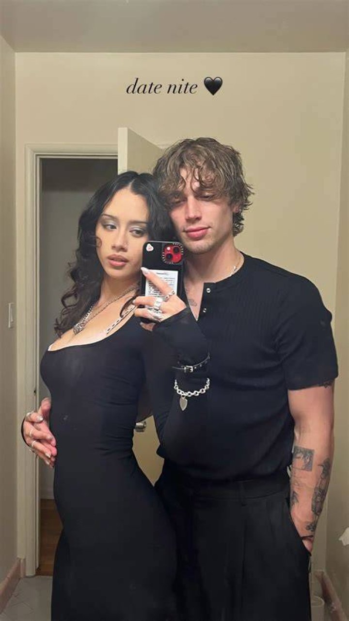 Vinnie Hacker estimated Instagram earning