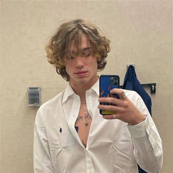 Vinnie Hacker estimated TikTok earning