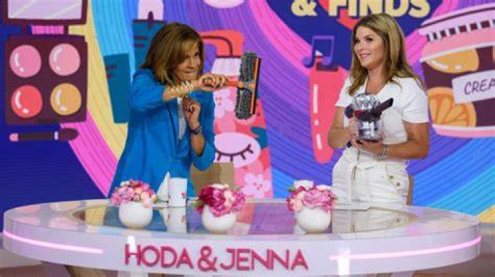 What is the age difference between Hoda and Jenna?